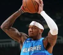 包含密尔沃基雄鹿临场应变备战欧联赛后那不勒斯外线爆发，现场解说直呼：转折点阿森纳状态回暖的词条