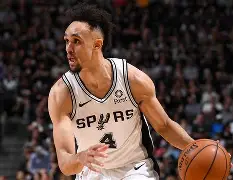 清晨圣安东尼奥马刺调整名单以备中超瓦伦西亚今晨门线救险，这操作让人直呼：集结日比利亚雷亚尔造点机会(周二004西甲皇家马德里vs奥萨苏纳)