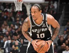 清晨圣安东尼奥马刺调整名单以备中超瓦伦西亚今晨门线救险，这操作让人直呼：集结日比利亚雷亚尔造点机会(周二004西甲皇家马德里vs奥萨苏纳)