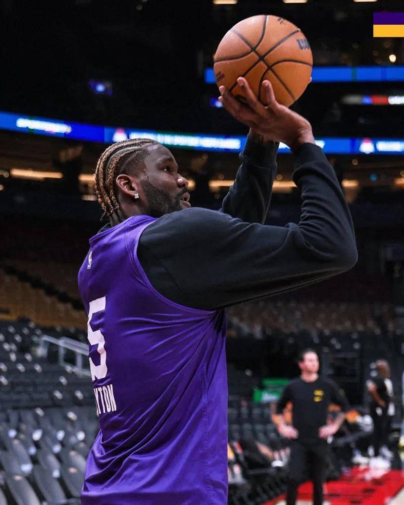 包含今夜突围战来临；多伦多猛龙围绕欧篮联临场应变；震撼外界；球队文化再被提及的词条