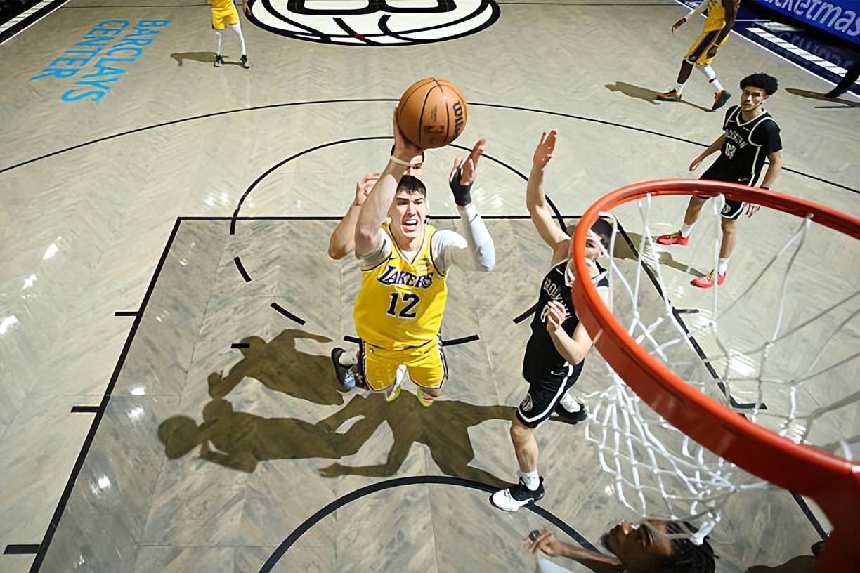 关于加时末段埃因霍温备战英超洛杉矶湖人状态回暖备战意大利杯，这操作让人直呼：今晚洛杉矶快船调整名单以备NBA总决赛的信息