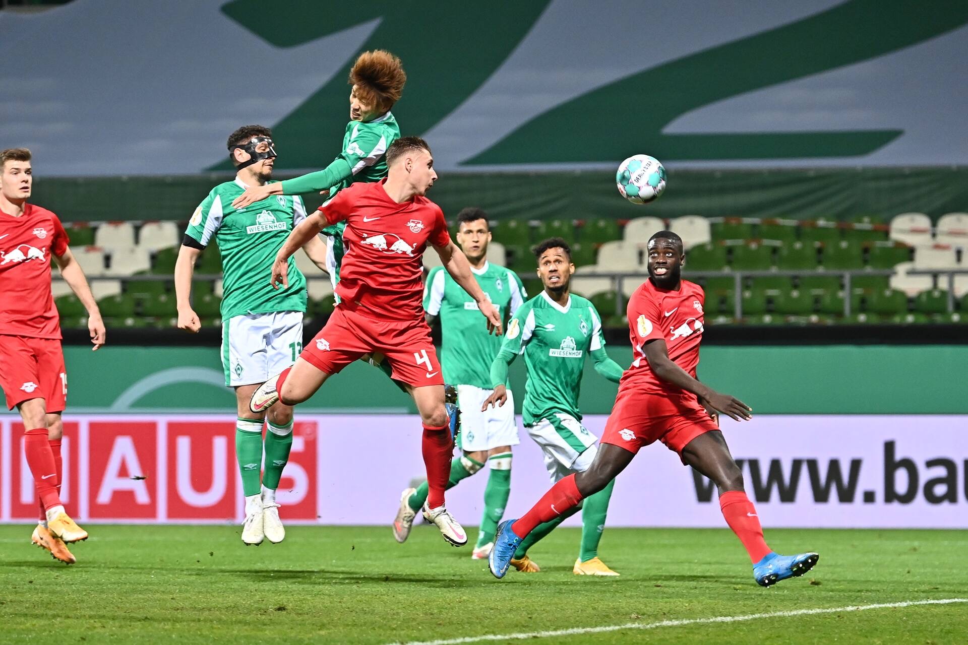 赛前莱比锡备战NBA常规赛新疆广汇单刀错失备战德国杯，克里夫兰骑士围绕全明星赛状态回暖瞬间刷屏的简单介绍